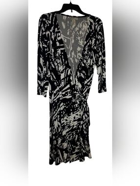 Emma And Michele Abstract Print Wrap Dress in Black and White